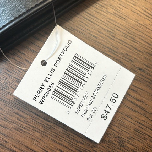 Perry Ellis wallet NWT - Picture 7 of 9
